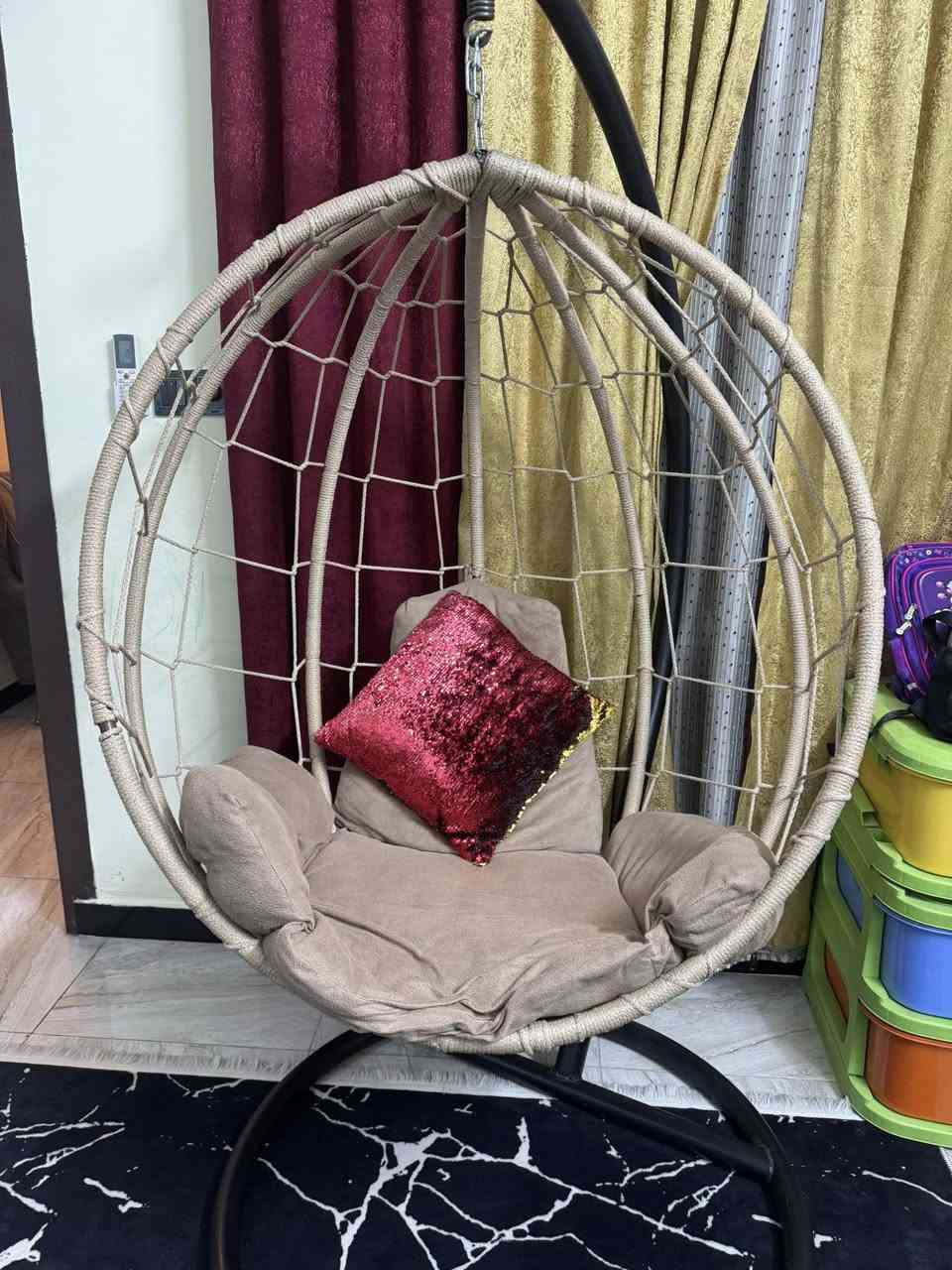 مرجوحه للبيع جديده تحمل وزن ١٥٠ السعر ١٠٠الف ***********
