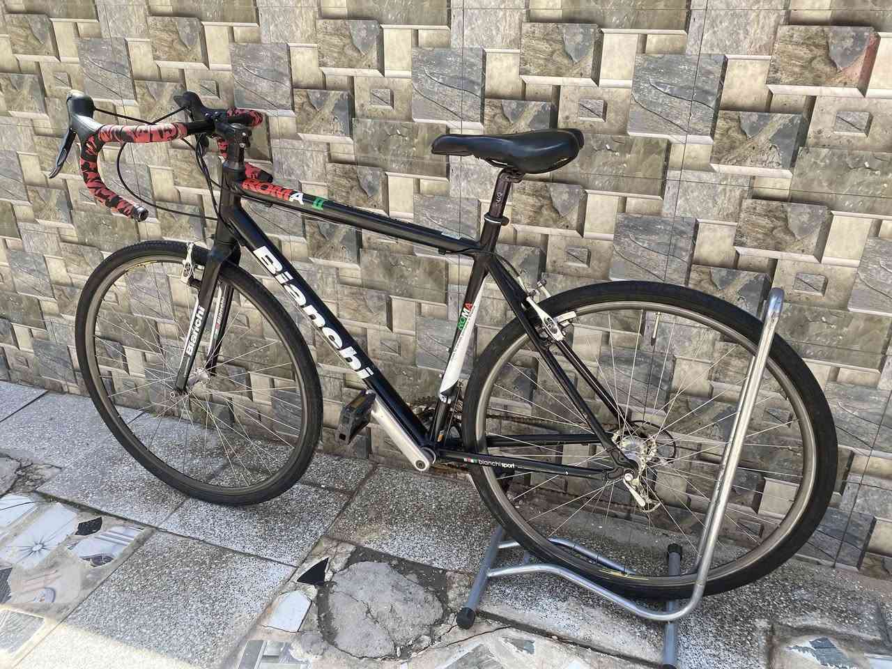 السلام عليكم🌹

للبيع فقط 
 
بايسكل رود كرفل

ماركة بيانكي

موديل حديث

لشه مضلعه

ارتفاع الفريم L لارج 

معدن فول المنيوم 

خفيف جدا وسريع ✈

جاهز اي عطل مابي👍🏻

كله مختم بلادي

حجم C700 /28

كمبليونه امامي و خلفي 

سستم شيمانو

بدالات كلارس لعابه

السعر 275

العنوان :🏭
بغداد الطالبية قرب كلية الادارة والاقتصاد 
 
نعتذر عن المراوس🚲

الرقم للتواصل /***********
