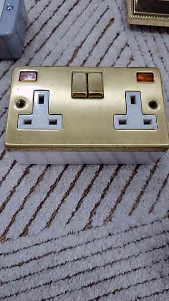 سلام عليكم
للبيع كهربائيات للتواصل***********
