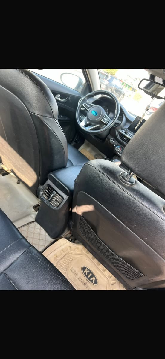 كيا فورتي موديل ٢١ بسمي حادث خلفي فول جيتي لاين السعر ١٤٢.  العنوان بغداد شارع فلسطين الهاتف ***********
