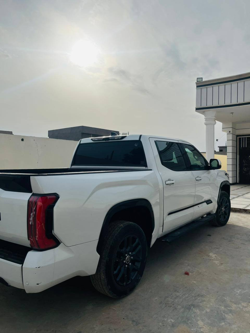 البيع تويوتا تندر هايبرد بلاتينيوم
مرقم بغداد 
موديل 23
محرك 6سلندر 5.3(Twin-Turbo)
437حصان 🫨
تشغيل بصمة 
 دخول ذكي بدون مفتاح 
فتحة سقف بانوراما 
مقاعد جلد فاخرة
تبريد وتسخين المقاعد الأمامية 
تبريد المقاعد الخلفية 
شاشة لمس كبيرة تدعم ابل كار بلاي
واندرويد اوتو 
نضام صوت JBLفاخر
شاحن لاسلكي الهاتف
كامرة  360درجة 
حساسات أمامية وخلفية 
مثبت سرعه راداري /تكيف /
نضام النقطة العمياء 
اضائات LED أمامية وخلفية 
باب صندوق خلفية كهربائي 
وادفع رباعي مع أوضاع قيادة متعددة 
ضرر...جاملغ خلفي 
مكاني بغداد الأمين رقمي/***********/الشراي يتصل
