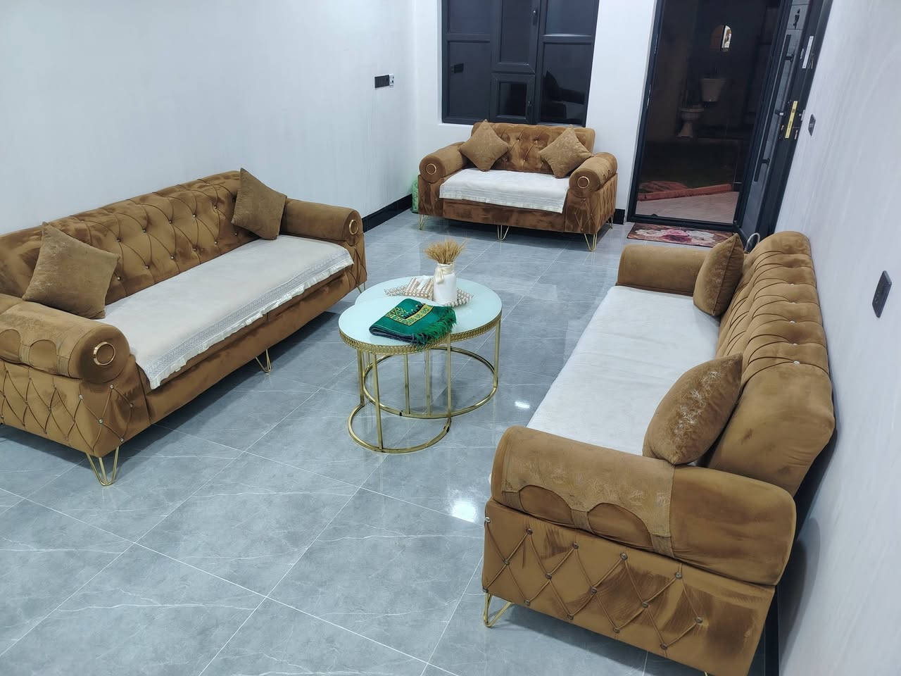 السلام وعليكم
تخم للبيع حطاطه مو سوكي مستخدم اخو الجديد ١٠مقاعد مع الطبلات
للتواصل *********** مكاني تكريت القادسيه
