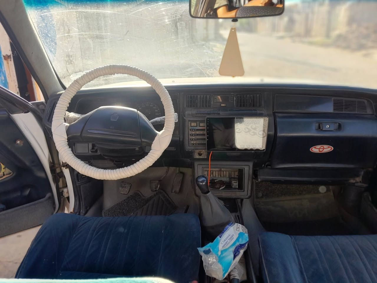 سلام عليكم  سوبر سيدان  موديل ٩٠ بلادي كير عادي محرك بلادي رقم بغداد  انكليزي بسمي سعر ٥٢ العنوان  بغداد رقم ***********
