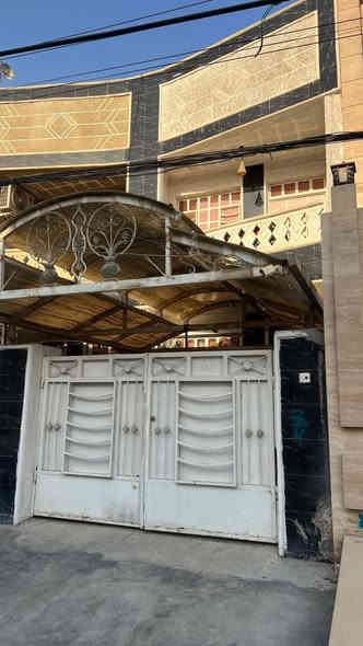 السلام عليكم
مشتمل للبيع بناء ٢٠١٤بناء نظيف جدا مساحة ١٠٠م واجهة 4نزال25 يحتوي على ٣غرف وصاله ومطبخ وخدمات بلطابقين بيتونه وسطح شارع فلسطين محله ٥٠٦قرب مثلجات ناديه موقع مميز 
اللاستفسار اومراسلة الصفحة 
***********
