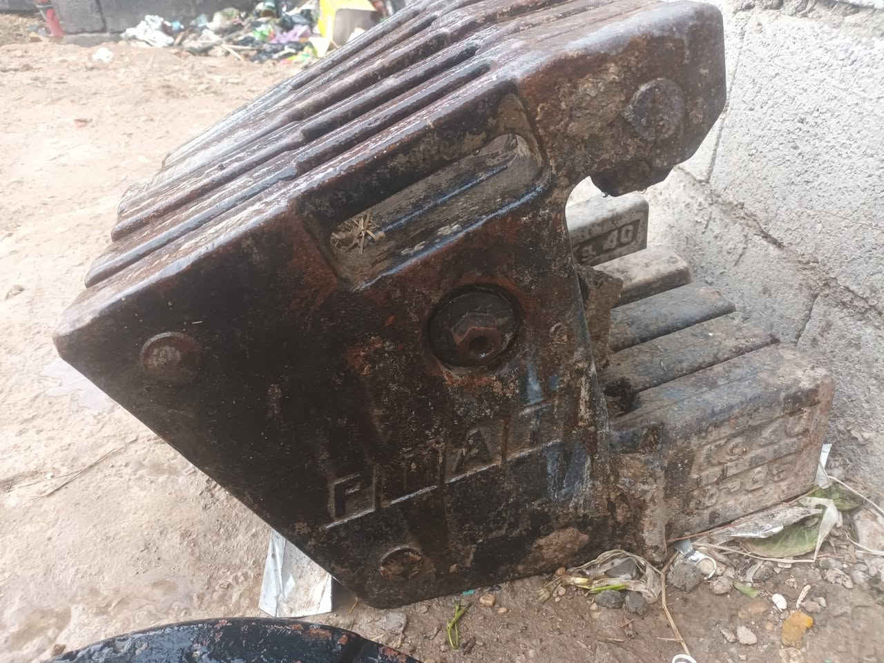 ثكالات  فيات  ٧٨٠ للبيع ٢ خلفي و ٣ اماميات  للا اتصال  *********** واسط العزيزية
