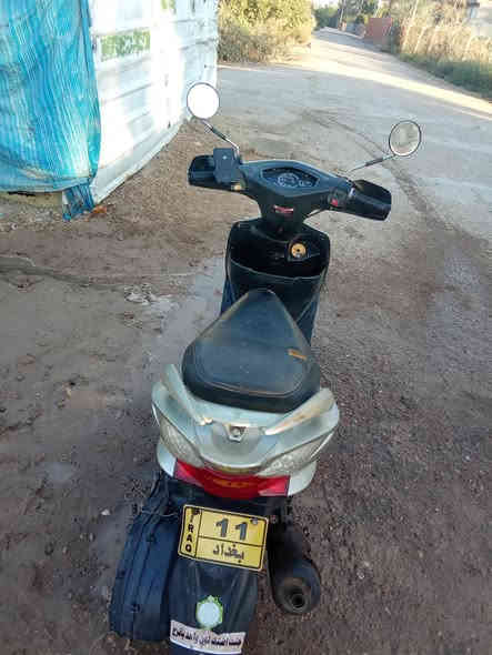 دراجه ادلس صيني للبيع نقص عداد سرعه وباتري كاعد كلشي شغال بيه السعر 200 وبيها مجال المكان سيطره سيد احمد شارع المطار الرقم ***********
