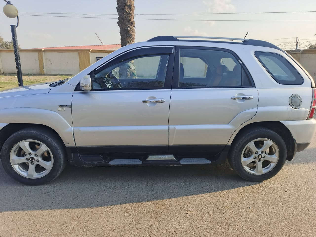 سلام عليكم
كيا سبورتج
موديل/2009/TLX
رقم بغداد
بيها طخه باب الصدر 
محرك 200
وارد كوري مكفوله منل تبديل مكينه كير مكفوله 
تدفئه تبريدمكفول السياره بئسمي تحويل مباشر
***********مكاني بغدادمدينه الصدر 
السعر110
