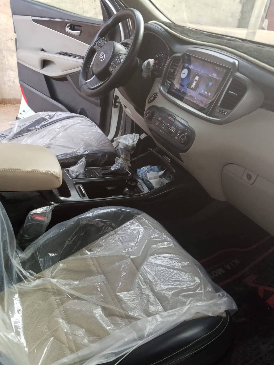 سلام عليكم للبيع سورنتو موديل 18 خليجي فول مواصفات بنارما بصمه اشاير بلمري اضائه ترحيب جنطه تفتح عند الاقتراب سياره جديده وجاهزه مكينه كير حداديه تبريد تدفئه سياره خير من الله سياره ماشيه 171 رقم اربيل الماني مكان سياره نجف الاشرف الاستفسار ‏‪***********‬‏ سعررر 240 وبيها مجال قليل سونار مجود داخل الصور
