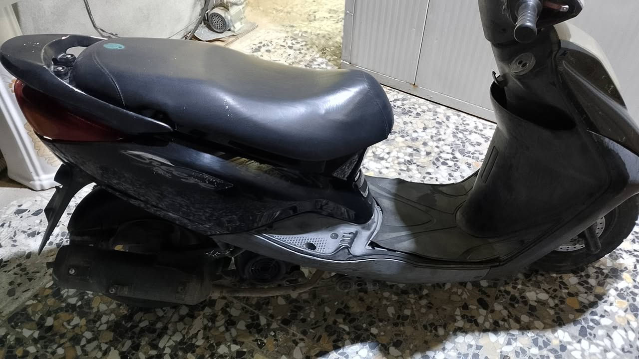 بريز للبيع شغالة سلف هندر مكينة خرسة اوراق كاملة مكاني بغداد حي البتول سعر 450 وبيها مجال رقمي ***********
