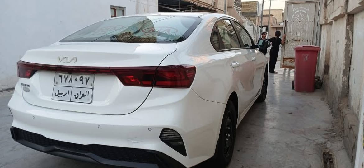 السلام عليكم 
سيراتو خليجي موديل 2022
 سونار موجود مع الصور 
مكينه 1600سنويه 2027 
سياره جاهزه عل اخير 
ماشيه220 السعر 144
وبيه مجال قليل مكان واسط عزيزيه 
***********//***********
