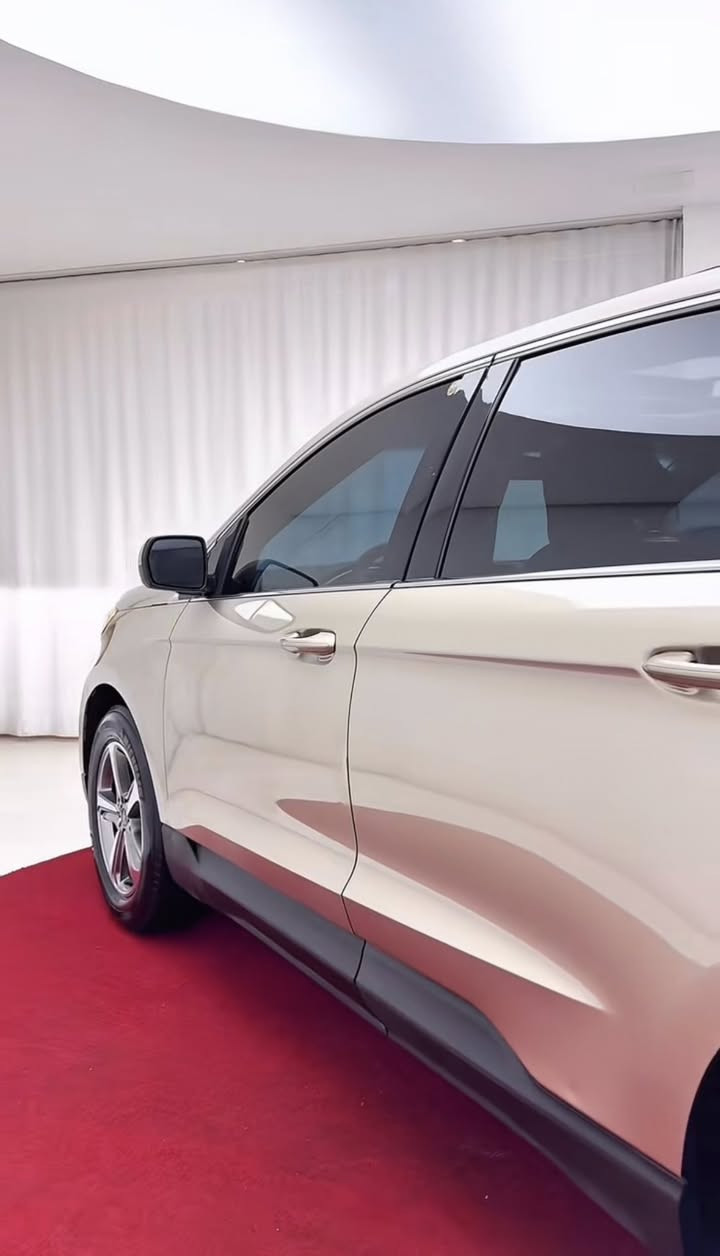 فورد ايدج ٢٠٢١
فول مواسفات 
٢ قطعه سبوخ 
بدون ايرباك. بدون حادث 
دعاميه بل دعاميه كبس 
سياره جاهز و مزبوت 
سنويه جديد 
تاير ميشلان اصلي 
فول فول مواسفات 
***********
*********** 
سعر ١٧٣ ورقه و مجال
