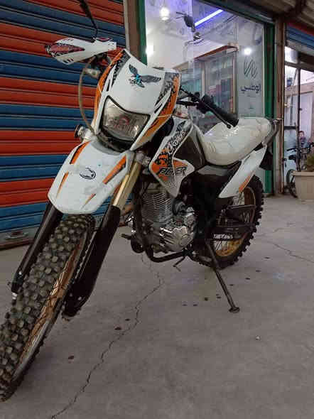 السلام عليكم
دراجه قفاز للبيع مكينه ربع شلعه ومعدل خير من الله لايت بك لايت اشاير كله شغاله 
السعر:925 وبيها مجال
العنوان: بغداد الشعب شارع الصحه
الرقم: ***********
