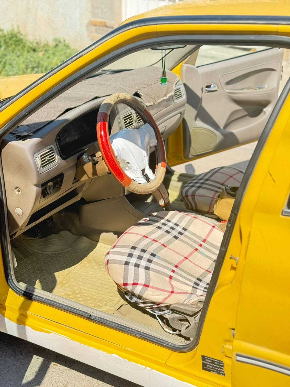 السلام عليكم سياره شيري 2011 رقم بغداد السياره قطره صبغ مابيها مكفولة من الضربه والمعجون باب البره السايق فقط مبدل اثر خياس اكرر بدون لا ضربه ولاصبغ ولا معجون السياره ماشيه 115 حقيقي استعمال بيت تبريد شغال نقص غاز فقط السياره جاهزه من كلشي كهربائيات لا تنقيص لا تبخير السعر 29 وبيها مجال 
***********
