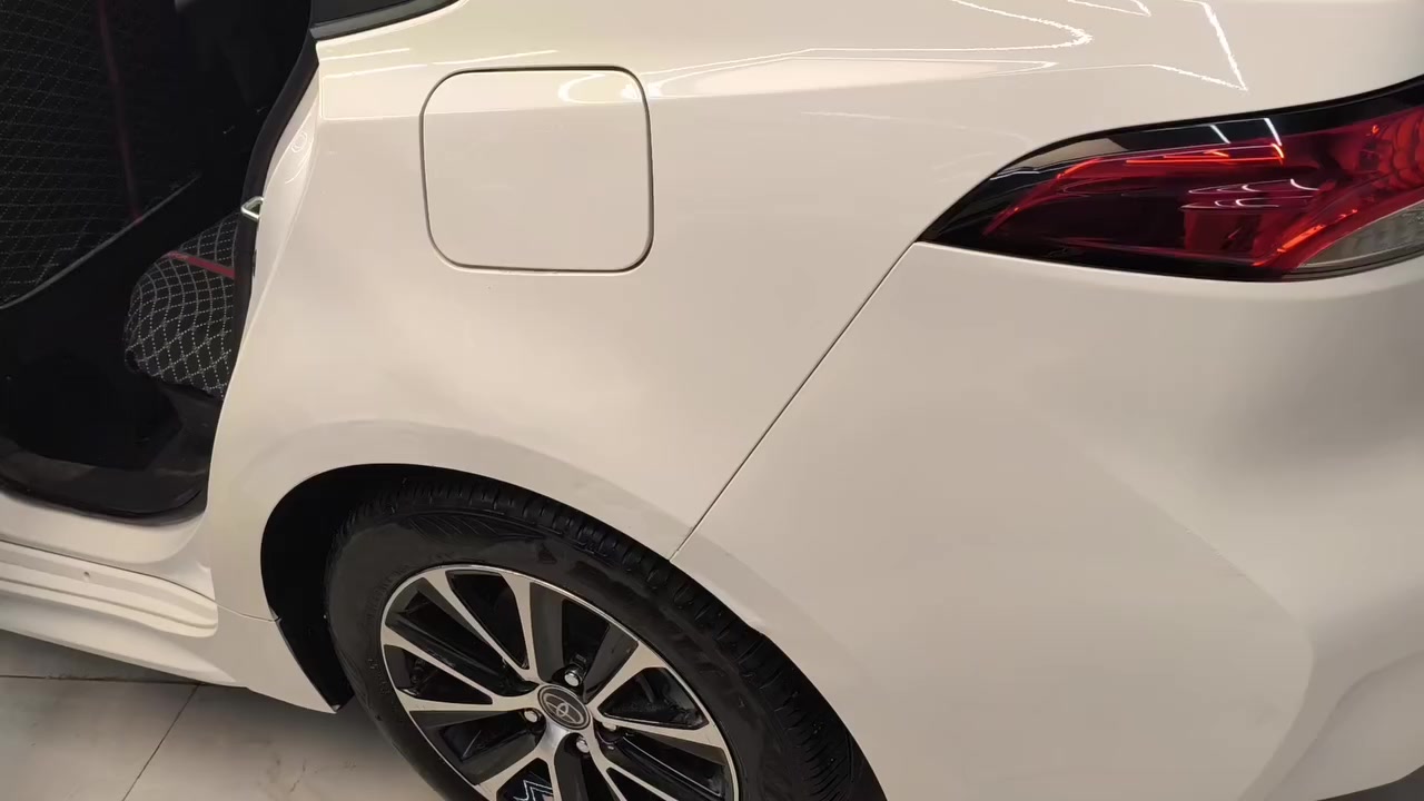 السلام عليكم للبيع كورلا موديل 2025 خليجي شكل امريكي ماشيه 23 الف حقيقي فول مواصفات للخير  بصمه فتحه جلد تحكمات كشن احمر وكشن كهرباء بيها بارد بهلال الجاملوغ الخلفي سعر ١٤٤ مكاني كربلاء اي استفسار ***********
