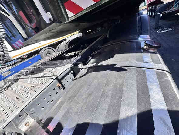 للبيع وحش2017 فول مواصفات  مربوطه عربان 5 محاور حجم 53 السعر 9 $***********
