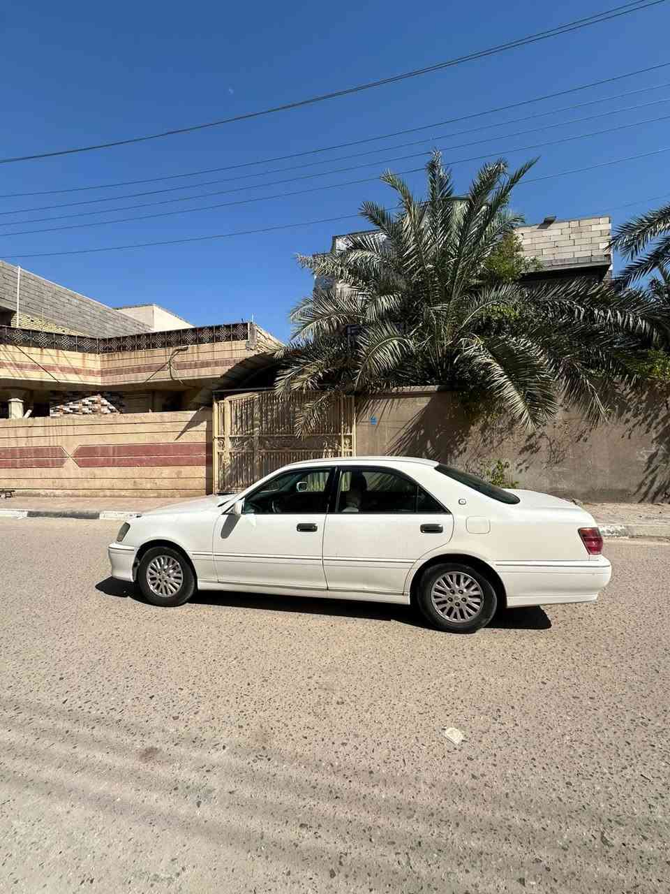 لسلام عليكم موديل 2000 شاصي 75جنون كصه قماره قرار  48 فوال مواصفات ع الفتحه اربع دكم تبريد قطعتين اربع كشنات كهربائي  برده خلفيه تم تاير حداديه جديده بيع السعر 108 ورقات *********** او ***********

