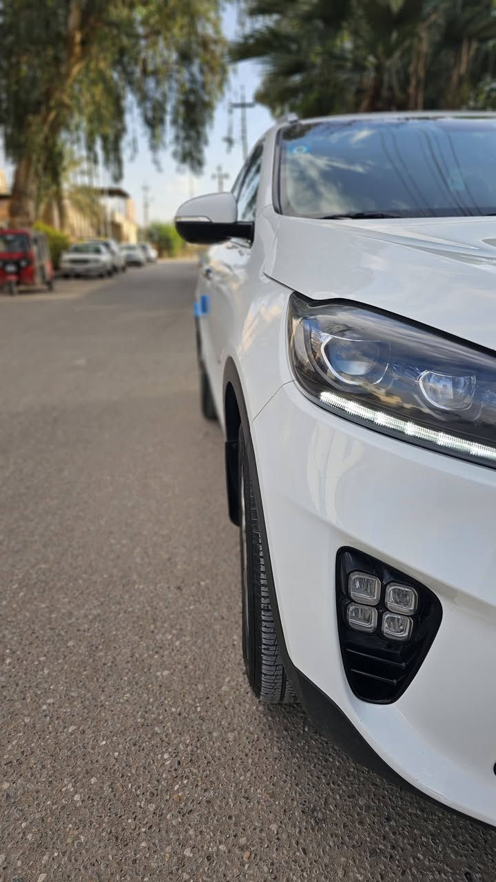 السلام عليكم 
1 الموديل 2019 خليجي
2 المواصفات 1/1 
3 فول مواصفات للاخر عدى الفتحه وتبريد الكشنات
V6 4
5 كشنات رياضي جلد + كهرباء ⚡️ لون قمرديني 
6 كامرات عدد 4️⃣ 360 درجه 
7 اربع انظمة قياده
8 مانع انزلاق 
9 حساسات امامي خلفي 
10 هاند بريك بصمه + نظام اوتو هولد
11 بجم دبل شباك أضاه LED
12 لآيت زنون
13 ويل كاب عدد ٥
14 جنطة كهربائية شفط 
15 المرآيه كأمره + شفط 
16 شاشه كبيره GPS نظام خرائط يحدث تلقائيآ
17 شاشه اعطال 
18 ماشيه ٧٤ حقيقي 
19 شاحنه لاسلكي 
20 دوسات ليزرية علامه SORENTO 
21 أناره داخلية لون احمر 
22 بصمات عدد 2️⃣
23 داخل لونين
24 بردات بلاديه 
25 السياره كامل مواصفات للأخر 
السيآره رقم ٢٧ ذي قار الدولي بأسمي شخصياً 
شرط تحويل
السياره مامتعوبه ونظيفه حيل
العنوان البصره قضاء القرنه 
السعر ٢٧٩ بي مجال قليل بعد المعاينه
***********
