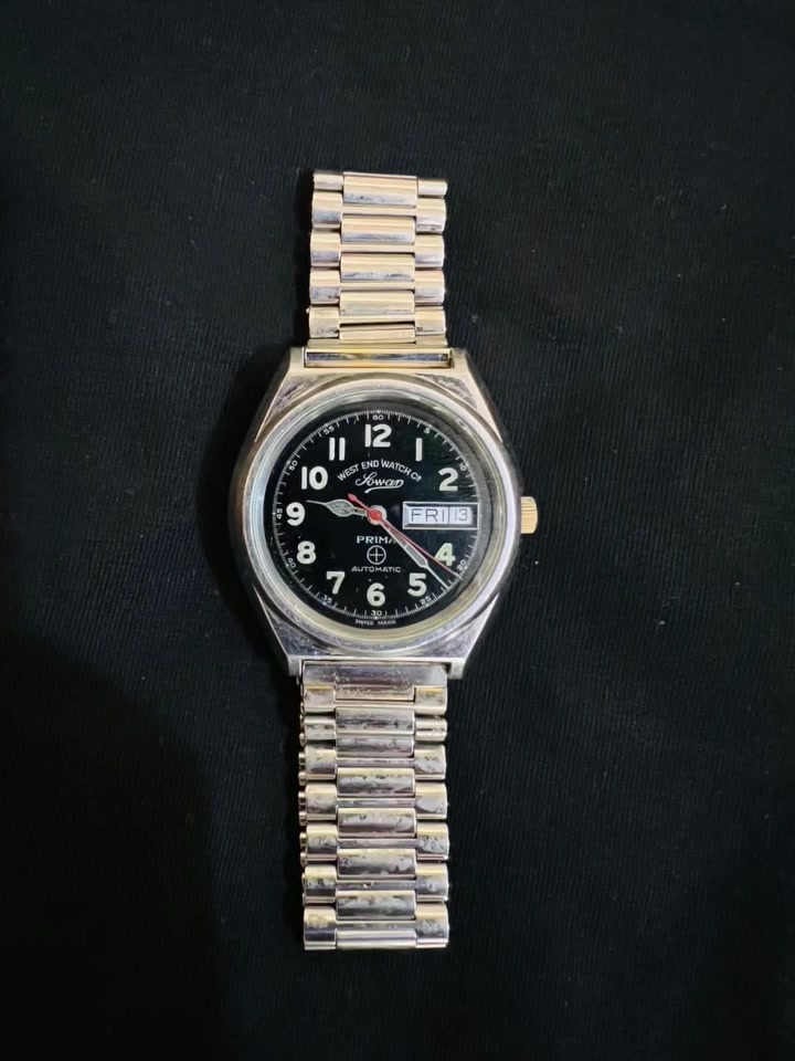 🌺🌺🌺🌺
#اخواااان رجااااااءا #السعرراسلني خاااااص وتدلل...
تحية طيبة للجميع ...
🍎West end  PRIMA🍎
♦️ساعة ويستد اند اوتوماتيك و نصب سويسري اصلي ..
♦️الساعة بالكامل سويسري اصلي  المكينة صفرة  الدگمة السير البوك كله معلم ..
♦️القطر  تقريبا 37 بدون الزمبلك وموضح بالصورة ..
♦️النظافة ممتازة ..
♦️الساعة تشتغل مضبوط ..
♦️نافذة تاريخ شهري واسبوعي وشغال مضبوط .. 
♦️ارقام  مضيئة..
♦️ #السعررجااااءا راسلني خاص وتدلل..
🍎والتوفيق للجميع 🍎


**إذا كنت صاحب هذا الإعلان وتريد حذفه لأي سبب، رجاءا أرسل رسالة إلى الدعم الفني**