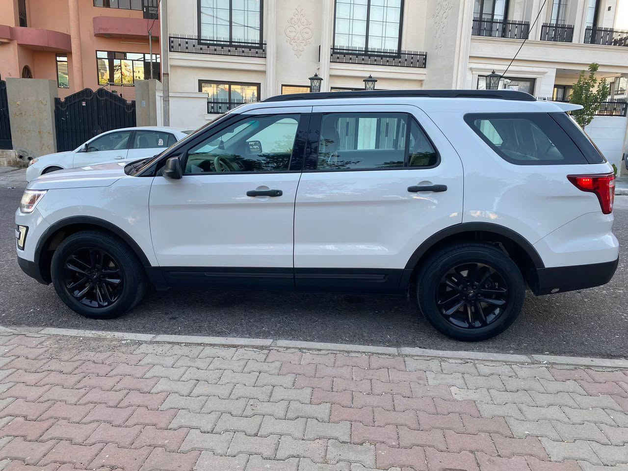 ‏FORD EXPLORER 2017 خليجي

💠 الفئة خليجي (4X4)
     (مواصفات)

💠 السعر : 165 $ مجال للطيبين

💠 الموديل 2017 ابيض

💠سيارة كفالة من كير محرك فقد
    1 قطعة صبغ 

💠 المحرك 6 سلندر 
 
💠 القدرة ( 3500 )

💠 المواصفات 
▪️فور ويل (4x4)
▪️كوشن ثلاث مقعد
▪️داخل كريمي
▪️دخول ذكي 4 ابواب 
▪️تحكم ستيرن 
▪️شاشة اصغير
▪️كاميرا 
▪️كشنات كهرباء 
▪️وضعيات قيادة 
▪️تبريد مركزي 3 قطع
▪️اوامر صوتية 
▪️ثلاث مقاعد سبعة راكب و تبريد مركزى
▪️كير رياضي 10 سرعات 
▪️لايت لد 
▪️ويل 18
▪️مانع انزلاق 

💠 سيارة بنيد صبغ ربع شبر بدون ضرر داخل ارباك مرجع سيستم

💠كير محرك صدر تبريد كهربائي كفالة عامة بشرط

لاتصال او واتس على الرقم 
رقم فايبر + واتسابا
 *********** اسيا
 *********** كورك
‏‎‏‎عنوان📍اربيل أربيل, العراق
