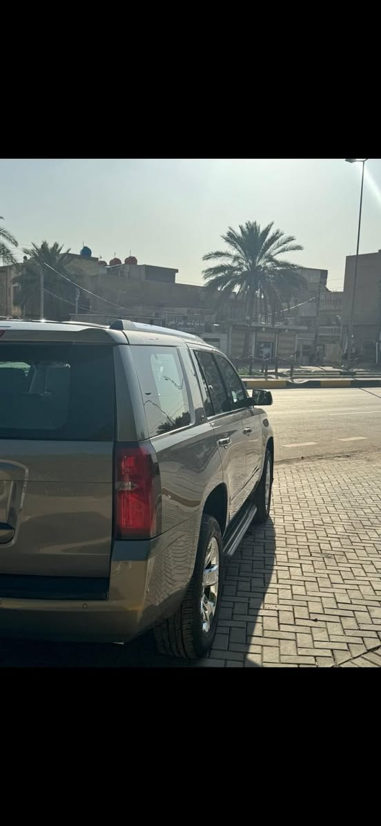 السلام عليكم تاهو 2017 وارد امريكي مواصفات Lt2 أعلىٰ فئة 1/1 محرك 8 سلندر 5300 السيارة بدون ايرباك ضررها جاملغ وبنيد السيارة رقم بغداد الدولي الجديد السعر 325 وبيها مجال  
رقم الهاتف : ***********
غير متواجد على الفيس بوك

مواصفاتها 

1- بصمة تشغيل + بصمة ابواب
2-تشغيل عن بعد 
3-سلايد روف
4-ثلاجة داخلية 
5-رادارات جوانب امامي وخلفي
6-تحديد مسار 
7-حساسات امامي خلفي 
8-نظاف التوقف الذاتي 
9-داش كام كامرة امامية خلفية / كار بلي
10-تحكم ستيرن 
11-كروس سرعة
12-نقطة عمياء 
13-لايت لد + لايت زينون 
14-انظمة قيادة (سبورت,جبلي,سحب)
15-نظام مانع انزلاق
16-كشنات كهرباء
17-تدفئة تبريد لكشنات السائق والراكب
18-كشنات خزن ميموري 
19-كشن هزاز 
20-كشنات جلد 
21-مري شفط
22-صندوق كهربائي شفط
24-ستيرن كهربائي
25-ستيرن تدفئة 
26-كاميرات عدد 5 
27- رادار نقطة عمياء
28-سستم سماعات BOSE
29-شاحن لاسلكي
30-نظام ترحيب واستقبال 
31-قاصة
32-داتى شو
33-ويل كروم
34-بك لايت لد ولد امامي
35-كشنات منفصل Vip
36-عارض DVD بالسقف
37-منافذ ڤولت 12 USP وبلوتوث 
وهواي مواصفات بيها السيارة
