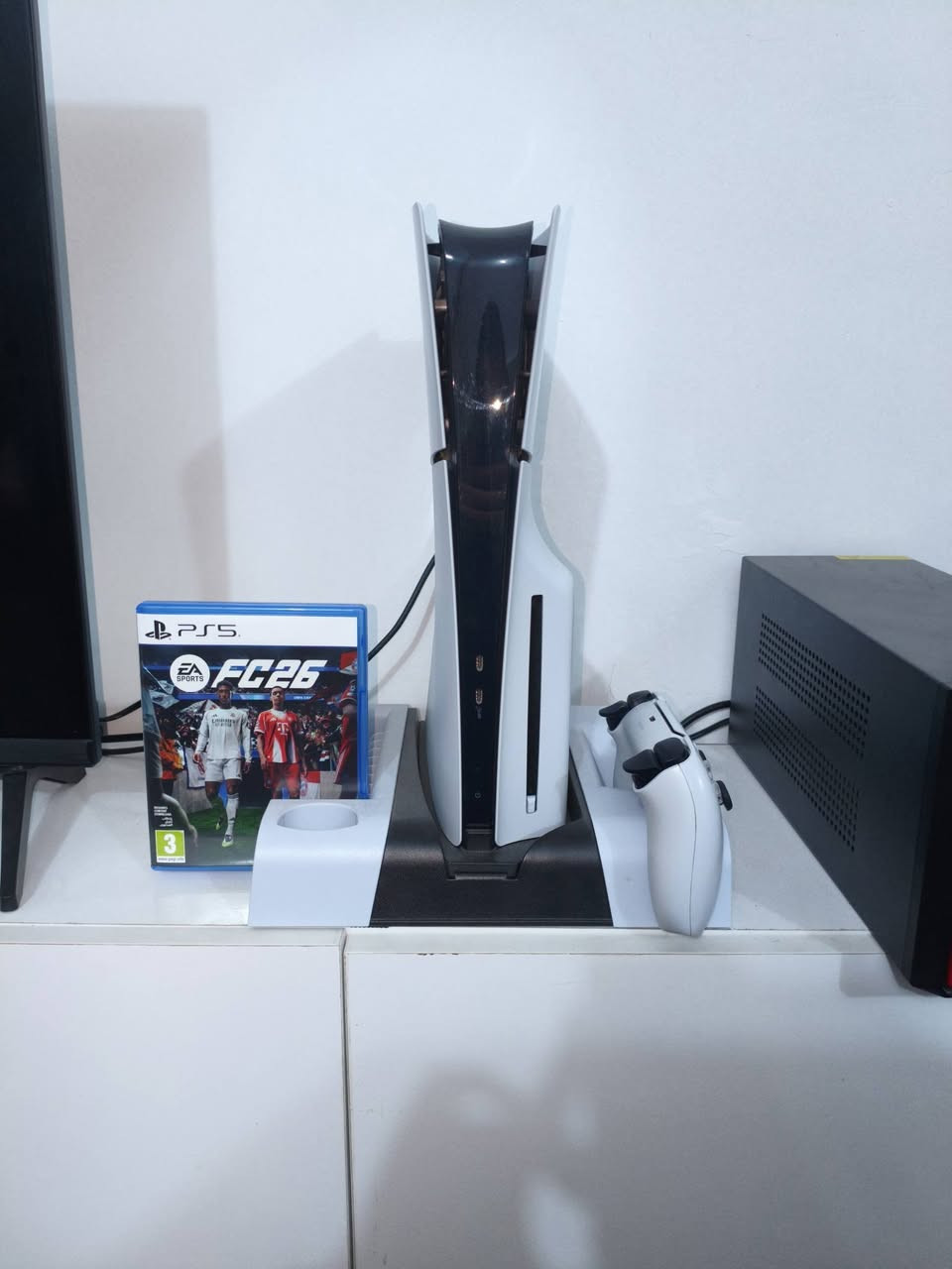 السلام عليكم للبيع بلي ستيشن 5 النظافة 100% استخدام 3 اشهر جميع ملحقاته كاملة بالإضافة إلى استاند تبريد مع قرص FC26 نظافة القرص 100%
السعر 800الف و بي مجال 
العنوان الانبار الفلوجة 
رقم واتساب فقط ：***********
