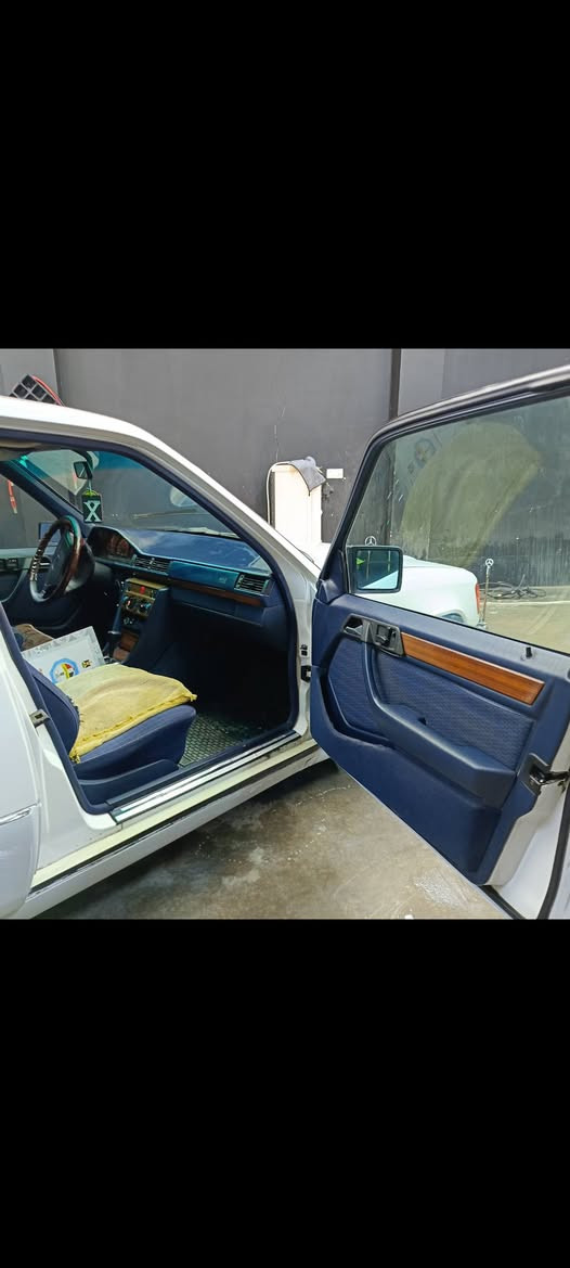 اللهم صلي على سيدنا محمد 
بسم الله الرحمن الرحيم 
للبيع او مراوس مارسدس دب 300بلادي 
موديل 1992دبل ارباك 
السياره بدون صبغ فقط بارد وهلال جاملغ خلفي 
كشنات مخمل +كهرباء+خزن 
سلايد كهرباء شغال %
جام 4كهرباء
مري كهرباء
تجاوي قلاب 
شاشه سلايد مسجل ويستم صوت 
منضومه وقود كامله جديده 
صدر امامي وخلفي جديد 
تخم تاير جديد 
تبريد+تدفئه شغاله
منضومه زنون شرط لايت نهار 
أي بي اس مال شبح 
قواعد دبلاد بلادي 
رقم انبار بسمي 
هاتف ***********
مكان السياره الانبار /عامريه الفلوجه
سعر 110ورقه وبيه مجال  
الي يشوفه غاليه اخواني يصلي على النبي
