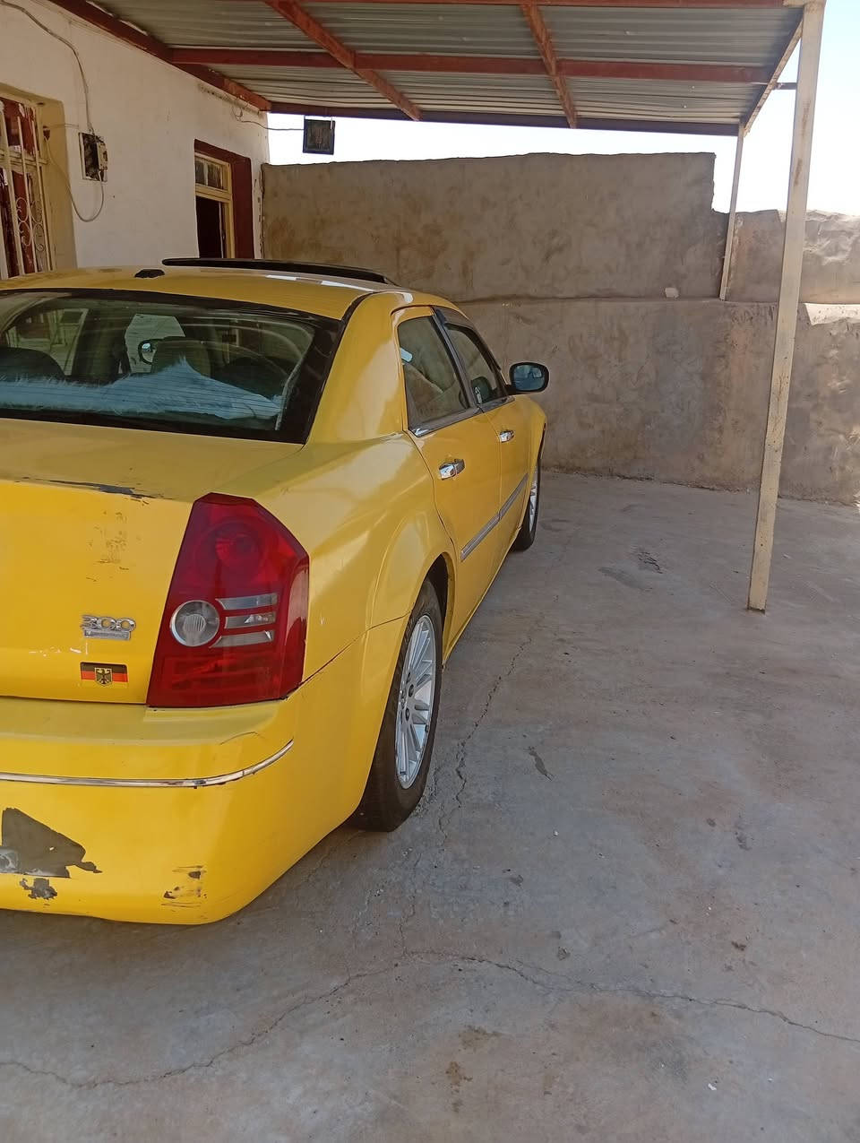 #اوباما موديل 2010 
صافيه هيئه وغرامات 
رقم انكليزي نينوى 
منضومة غاز 
جاهزه طخم وتواير 
ضررها السقف امبدل 
سعرها 90وبيها مجال
عنوان موصل

***********
***********واتساب
