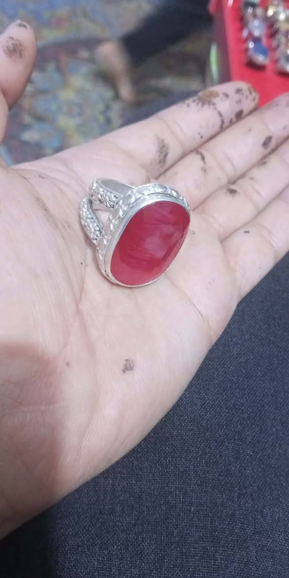 السلام عليكم احبابي عندي اكثر من 60محبس البيع للتواصل على الرقم ***********
