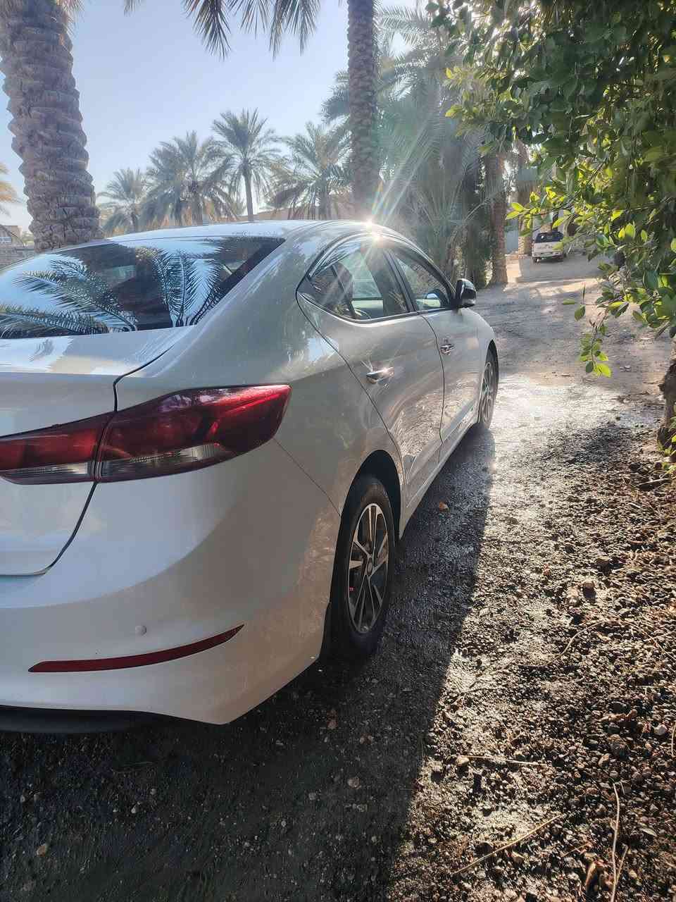 السلام عليكم 
النترا 2017 خليجي فول مواصفات عدا البصمه 
بيها جاملغ امامي مبدل جه السايق وبنيد بارد وجاملغ خلفي معمر نفس الجهه
كير مفتوح خير من الله
بيها رصعات بلقماره صغار 
رقم بغداد السعر 116 عليها غرامات 950 ينزل 
من السعر
للاتصال ***********
