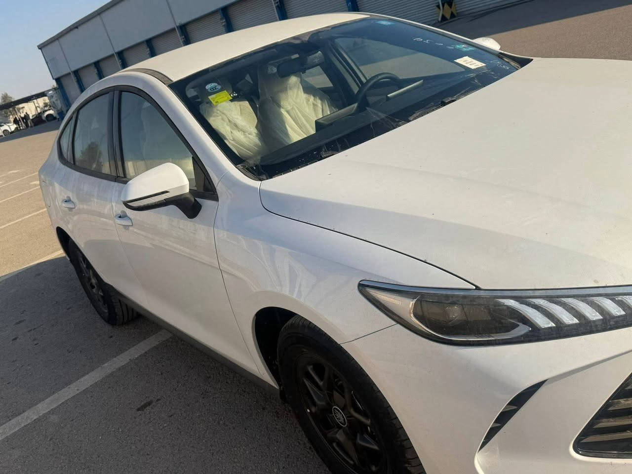 1-بي واي دي گن بلاص زيرو مرقم بغداد كامل

2- موديل 2025

3-لون ابيض والداخل ابيض مرغوب

4-كل اغراضها كاملة من البصمة مع كرت التشغيل الشاحنة والفوم والمثلث 

5-العنوان بغداد للإتصال ***********
