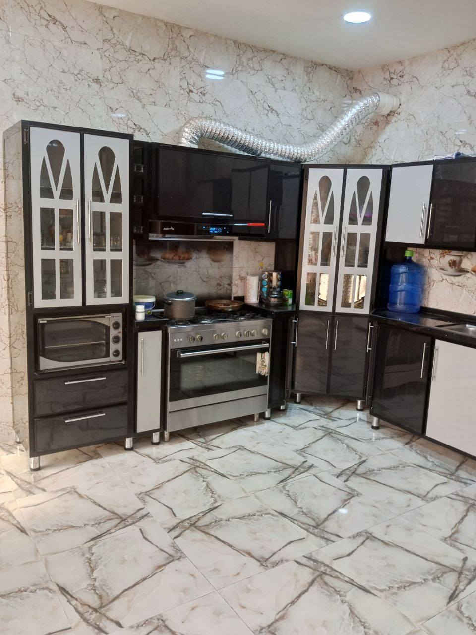 دار للبيع البوعيثة شارع صيدلية بسمة الحياة 200 متر واجهة 10 طابق واحد غرفتين نوم استقبال حولي مطبخ خدمات صحية منفصلة بيتونة للاستفسار الاتصال ***********

