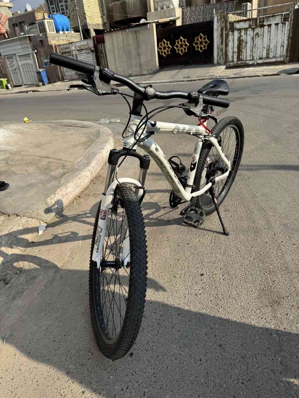 بايسكل باسكل جبلي للبيع  السعر 350 وبي مجال مكاني حي العامل للتواصل ***********
