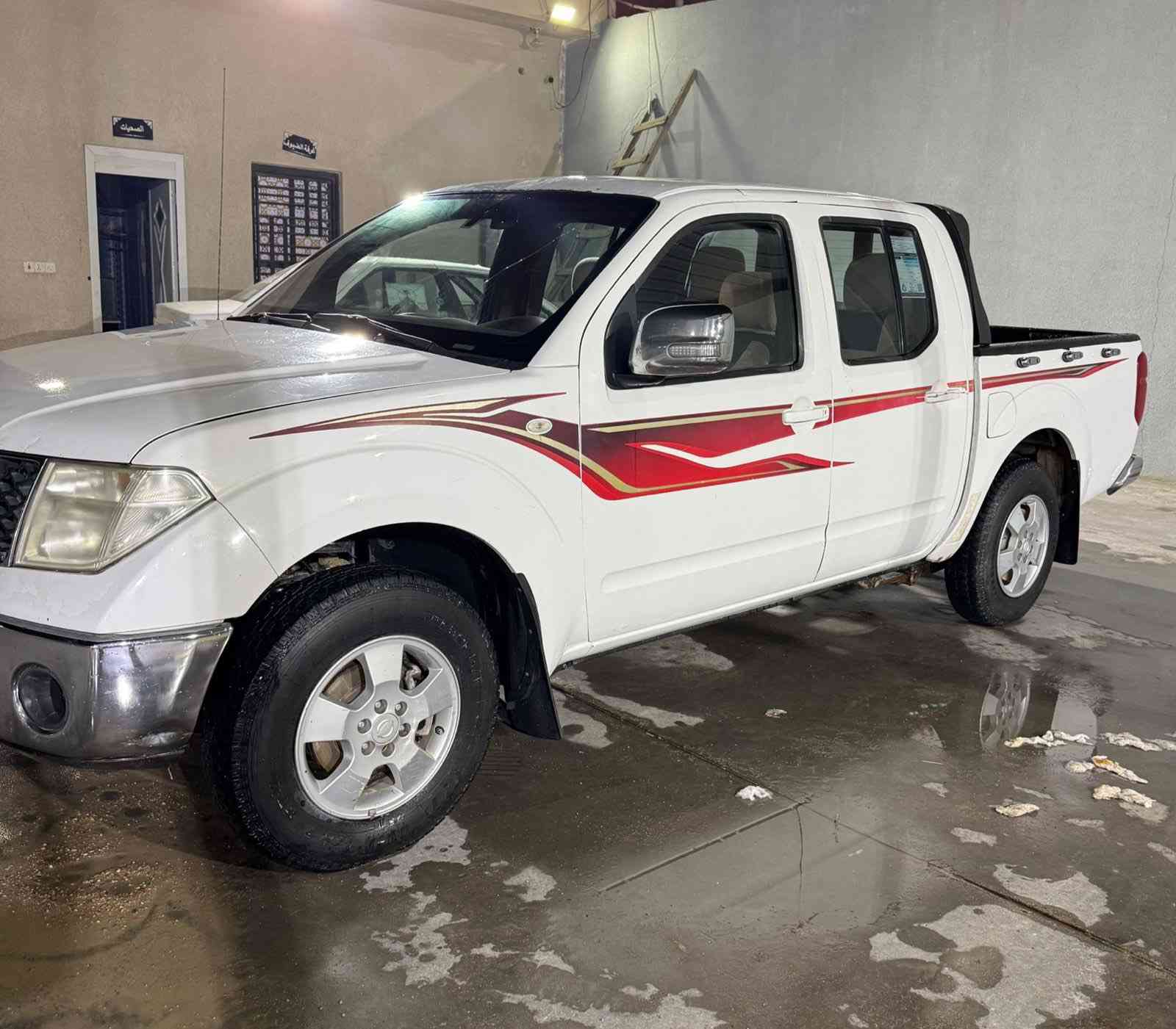 السلام عليكم سياره نيفاره للبيع : 

موديل : 2015 / سنوية بأسمي لل2027 تنتهي رقم بصرة ( أ ) 

المواصفات : كير أوتوماتيك و مكينة بلاد كفاله / تايرات وحدادية جدد الإن بدلتهن تبريد شغال ثلج 
سياره نظيفه وحلوه ما متعوبا 

عيبها الشرعي : بيها كم صبغ وبارد

السعر : ( 98 ) بيها مجال قليل

رقم الهاتف : ( *********** )
