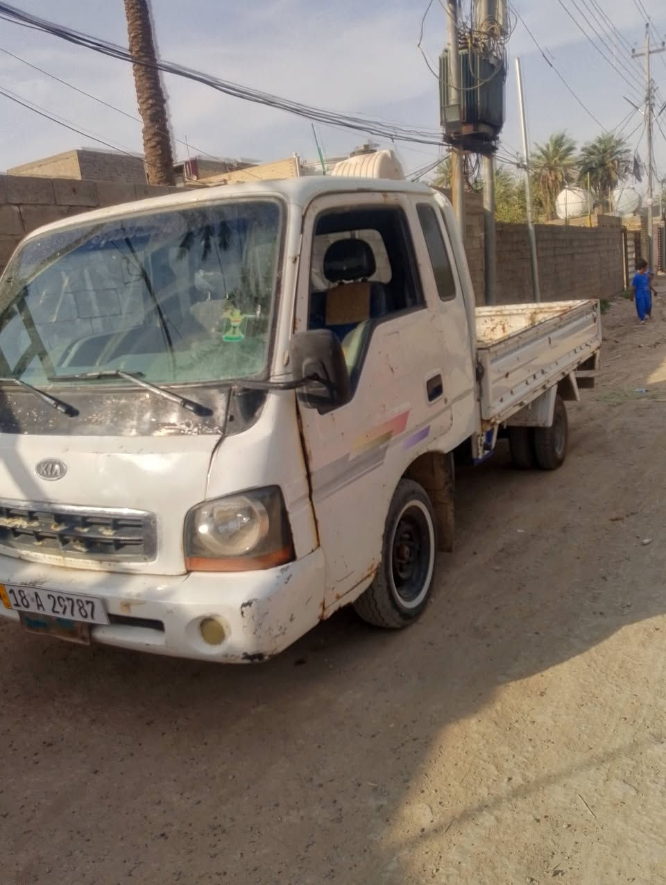 كيه معيون  موديل 200 كير ومكينة  وباور نضاف  رقم بابل مكان حيل بتول بيها فكرة بشاصي  مكولة منضربة سعر 57. ***********
