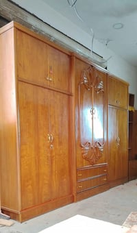 غرفة ٦ابواب ملحق صاج داخل وخارج الارتفاع مترين ونص والعرض ٣امتار ونص ا...