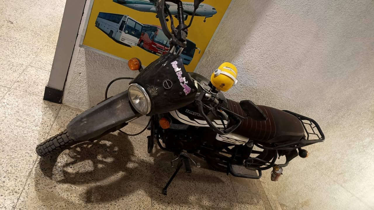 دايوان للبيع دراجة
رقم بغداد انكليزي سنويه بأسمي 
دراجه خير من الله 
مكينه 200cc بلادي ملعوب بيها و دهن اديرلها كله ليكي مولي اصلي 
ضوه ليد 10٫000 واط عالي و ناصي بالمازده 
كير و مكينه مكفولات 
اشاير شغالات كلهن
بيها مساطر ليدات خلفيات مال اشاره و مال اناره 
و بيها انارة RGB سمارت تنطي الوان متغيره على المكينه و الارضيه
زوج تايرات جديد باكستانيات اصلي
زنجيل مال بطح ربلات 
بريك امامي ABS
بريك خلفي بنزات 
الدراجه فووول نظافه تاخذها كبل تشتغل بيها كلشي جاهز بيها حتى ستاند تلفون اصلي بيها و شاحنه و كيبل 

تفاصيل تواصل وياي علخاص او اتصل بيه على الرقم 
***********

مكاني بغداد
