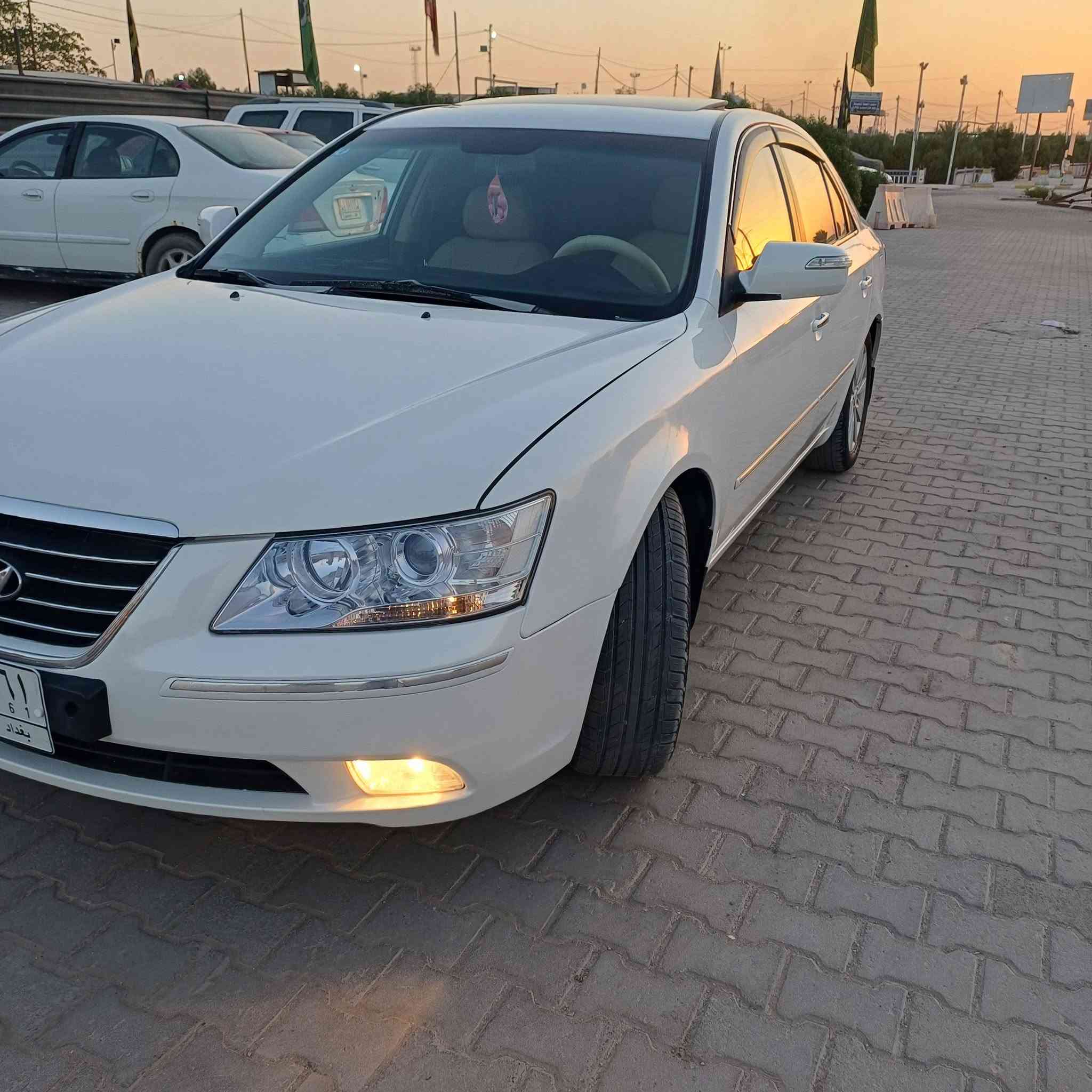 السلام عليكم سوناتا وارد خليجي موديل ٢٠٠٩ محرك ٢٤٠٠ دوش رقم بغداد مشروع وطني تحويل مباشر  مكفوله من الضربه والتبديل بيها رشات صبغ اثر شخوط تخريب 
فول موصفات ١/١ويل ١٧ فتحت سقف كشن كهرباء
هواي بيها موصفات 
سياره جاهزه من كول النواحي مال جناي 
السعر ١١٠ 
*********** مكاني بابل
