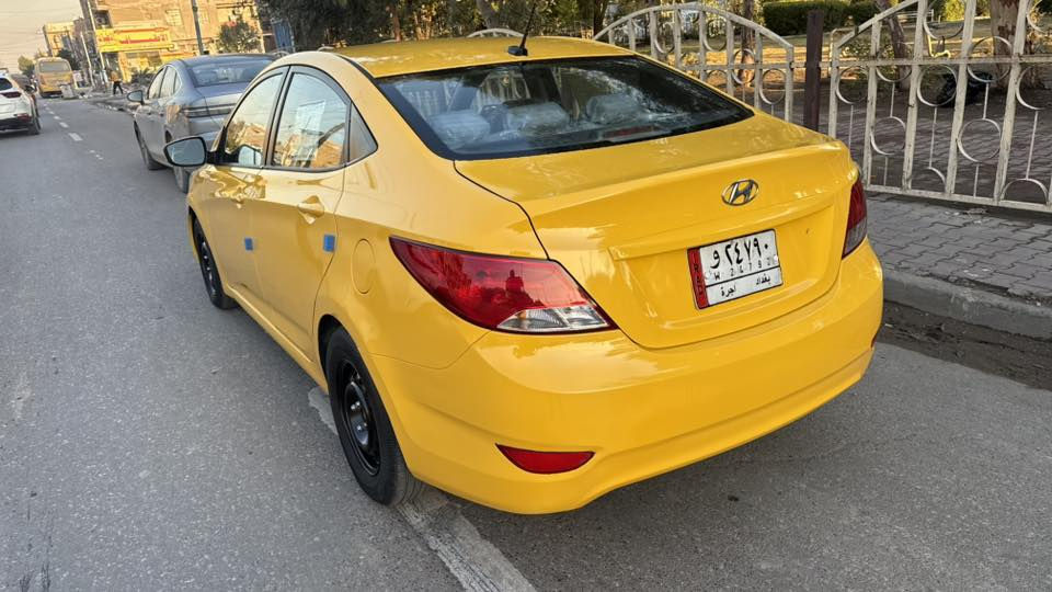 للبيع هونداي اكسنت موديل 2016 حادثها بنيد فقط بدون دواخل بدون ايرباك رقم بغداد تحويل ثاني يوم بسمنه وعله ايدينه مابيها اي نقص كير مكينه صدرخلفي امامي جديد  تخم تاير السياره احله من الصور وجاهزه من كل النواحي خير من الله ابوجهك للشارع السعر 82 مكانها بغداد الشعب للستفسار ***********
