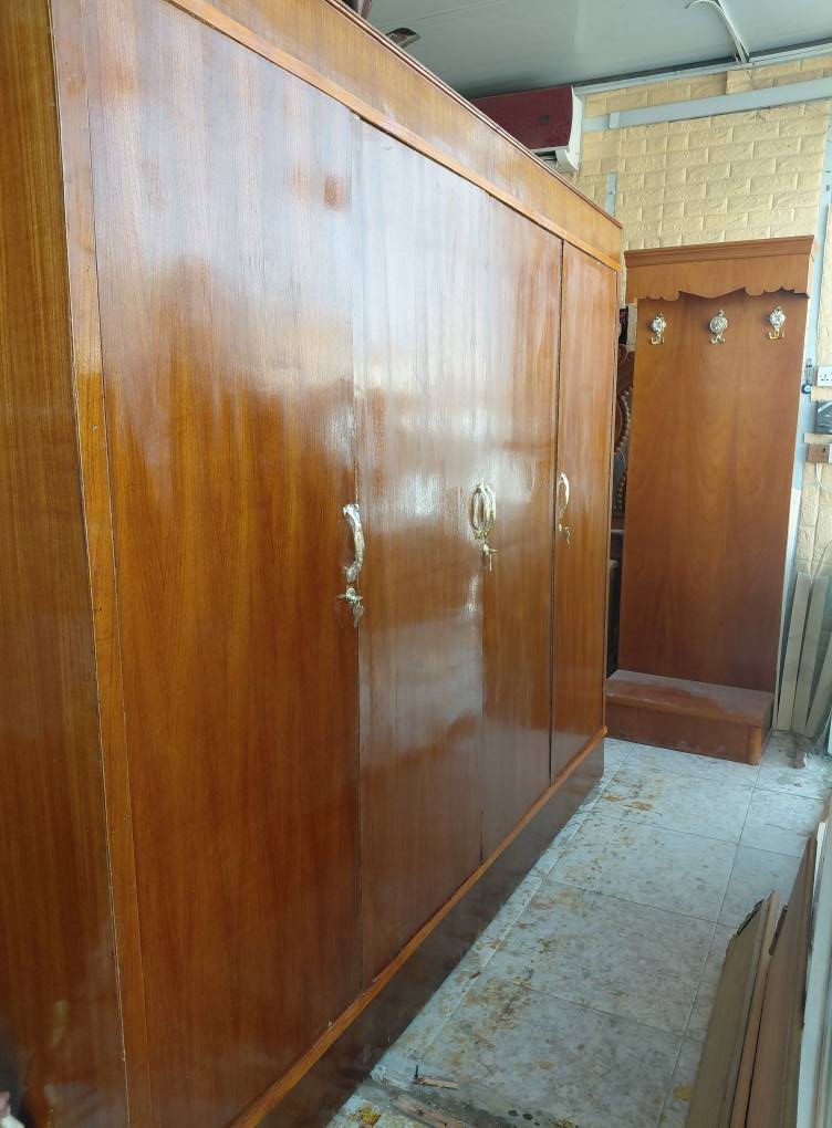 كنتور ابو الاربعه صاج مستعمل عنوانه كوت حي الجهاد شارع النجارين نجارة ومعرض الحجامي الاتصال او مراسلة الصفحه ***********
