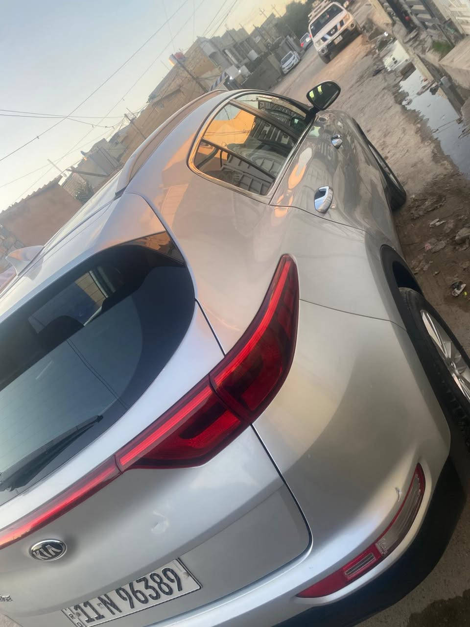 السلام عليكم اخواني الاعزاء
كيا سبورتج للبيع موديل 2017
وارد امريكي حادثهه بصيط جدآ 
فقط بنيد صبغ 
السياره جديده جدآ ماشيه 27 الف mi
جاهزه من كلشي رقم جديد وهزه جديده 
تحويل مباشر 
السياره فور ويل 
محرك 2400 gdi
كير محرك كفاله من الفتح 
السعر المطلوب 160 للاستفسار الاتصال
على ***********
