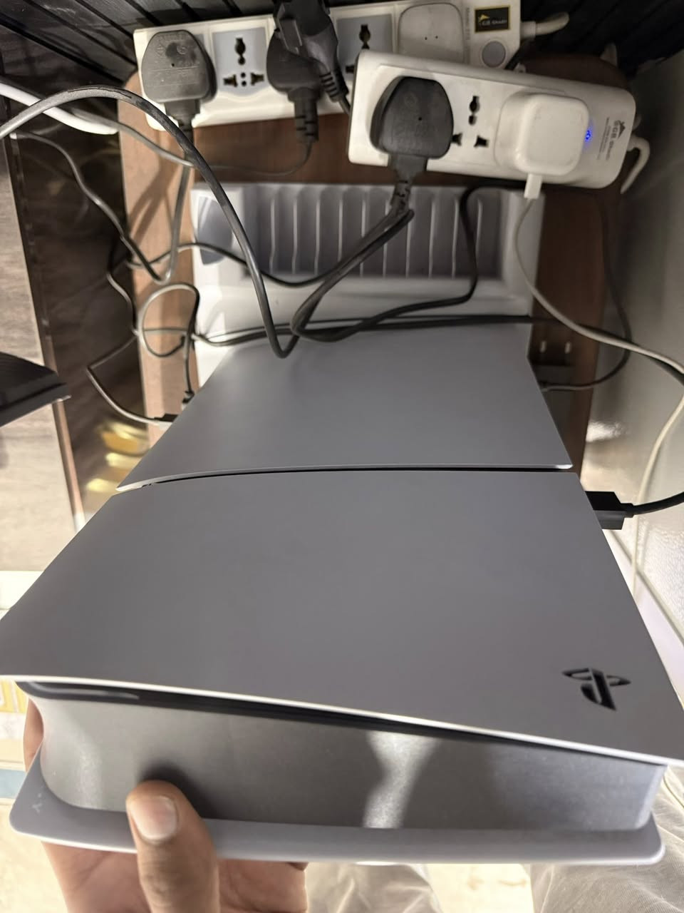 بلي 5 /مستعمل مرتين فقط النضافة 100/100 مع قرص فيفه 26 / و بيس 21 / معGTA/ ومع كلف يوتي/+ يوبي اس اصلي/ السعر 800


**إذا كنت صاحب هذا الإعلان وتريد حذفه لأي سبب، رجاءا أرسل رسالة إلى الدعم الفني**