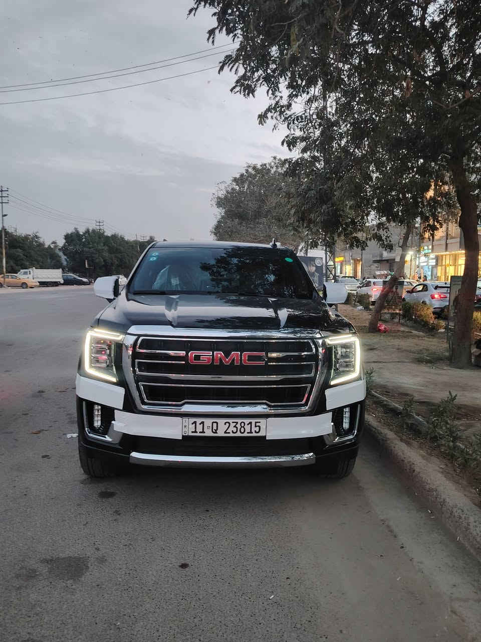 GMC 2024 وكالة المنصور خليجي
الفئة: SLT
ماشيه 4 الف كم على وضع الشركة

المحرك: 5300 (مرغوب)
رقم بغداد

المواصفات:
1- ثلاجة داشبول ديجتل
2- تشغيل عن بُعد
3- إطفاء ذاتي
4- حساس أمامي وخلفي
5- رادار أمامي وجانبي
6- باب خلفي كهرباء
7- كشنات كهرباء
8- تحديد مسار
بعد هواي بيه مواصفات 
داخلها الضمان
صيانة كاملة بالشركة
تبديل دهن وفلاتر كامل

السعر : 57 وبيها مجال بسيط 
المكان: بغداد السيديه 
للاستفسار: ***********
