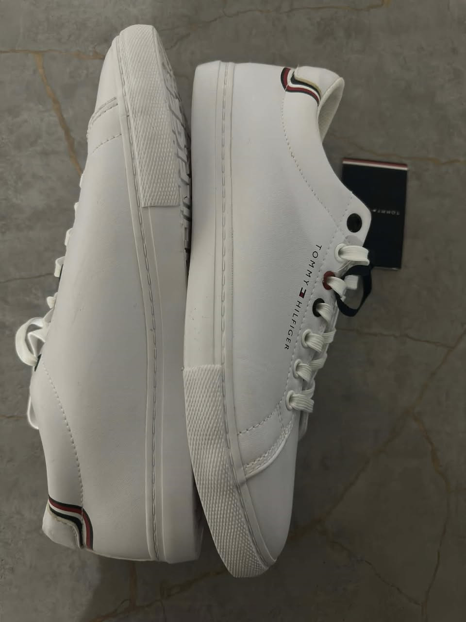 Tommy hilfiger
وكالة اصلي. قياس ٤٢
سعر ٥٠ الف


**إذا كنت صاحب هذا الإعلان وتريد حذفه لأي سبب، رجاءا أرسل رسالة إلى الدعم الفني**