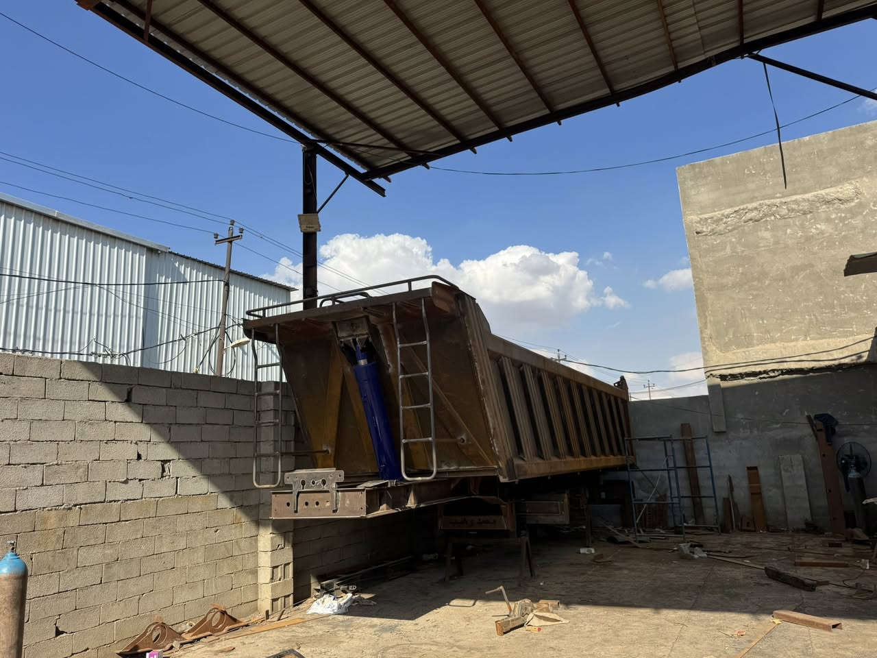 السلام عليكم عربانة ماكنيسان البيع صفاح 6 ملم باب صدر 6 ملم كاعية 8 ملم شاصي 16 ***********
