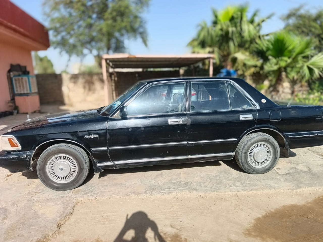سلام عليكم  سيدان للبيع موديل 1990 رقم نكليزي بسمي محرك بطه 2500 تبريد السياره كير تومتيك  حيل نظيفه بيه جاملغ صبغ  سنويه جديده العنوان صلاح الدين /السعر60بيه مجال//‏‪***********‬‏
