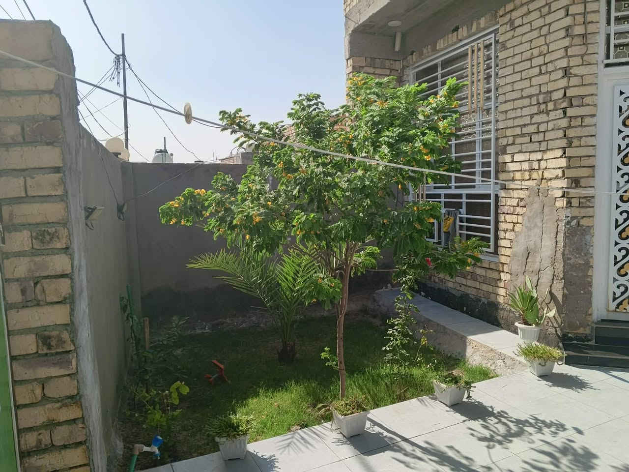 البيت للبيع طابو زراعي 200 متر طابقين سند 25 حي الامين الاول شارع الملعب شهيد جمال بناء طابوق صب كونكريت أساس رفت سقف صب خدمات كامله سعر على واتساب ***********
