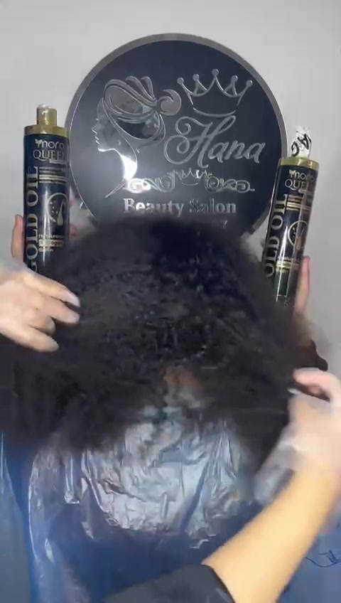 ❤️ زيت الذهب من مورا كوين (Mora Queen). ليس مجرد زيت، بل هو إكسير الحياة لشعر أحلامكِ، مدعوم بأقوى المكونات في تركيبة ملكية حصرية.
​📖 انظري كيف يعمل السحر في صفحات جمالكِ:
​💧 حمض الهيالورونيك (Hyaluronic Acid): ترطيب عميق ومكثف يحبس الرطوبة داخل الشعرة، لتودعي الجفاف إلى الأبد.
💪 الكولاجين (Collagen): يعيد المرونة والقوة المفقودة، ويقوي بنية الشعر من الداخل للخارج.
🔋 البيوتين (Biotin): يحفز النمو، ويزيد الكثافة، ويمنحكِ قوة ولمعاناً لا يُضاهى.
​🌟 تغذيّة عميقة، حماية، وقوة ثلاثية الأبعاد! (كما تشاهدين في مخططاتنا التوضيحية الدقيقة).
​النتيجة؟
شعر حريري، لامع كالشمس، وقوي كالحديد من الجذور حتى الأطراف.
​لأن شِعركِ ... هو تاجكِ، فلا ترضي بغير الفخامة. 👸
​#مورا_كوين #زيت_الذهب #عناية_بالشعر #جمال #فخامة #شعر_صحي #هيالورونيك #كولاجين #بيوتين


**إذا كنت صاحب هذا الإعلان وتريد حذفه لأي سبب، رجاءا أرسل رسالة إلى الدعم الفني**