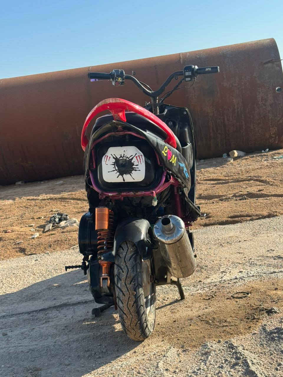 السلام عليكم 
دراجه ماكس عدله 120
دراجه مزوده بوشه بستم 55 
دراجه نضيفه حلوه 
بيهه شلعهه وا معدل 
دراجه راقيه مرتبه 
كزوز رياضي 
دبلات رياضي 
تايرات جدد
سعرها 550 بيه مجال لشراي 
مكان دراجه بصره قرنه 
تواصل *********** موجود على رقم او واتساب
