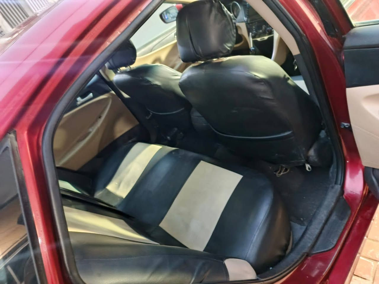 سوناتا 2011 وارد امريكي محرك gdi محرك كير جديد السياره داخل بيجي داخلها كلش حلو السياره صبغ اموضح بالسونار حادثها بنيد فقط وشرط بدون داخل شواصي لغود مكفوله وعندي بيها 3 سونارات كلهن نفس الشي السياره جديده بمعنى الكلمه رقم ديالى بسمي المكان بغداد الكريعات 

السعر 95 وبيها مجال 

***********
