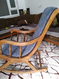 كرسي هزاز للبيع اخو الجديد للستفسار الاتصال ع الرقم ٠٧٧٤٩١٦٠٨٧٧